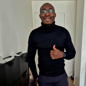 Abdoulaye , un conducteur privé à Evreux